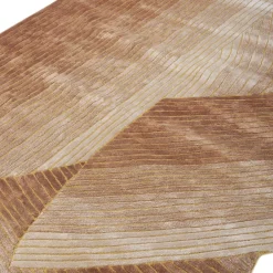 Tappeto Concoction, trapuntato a mano, in rosso bruciato e albicocca