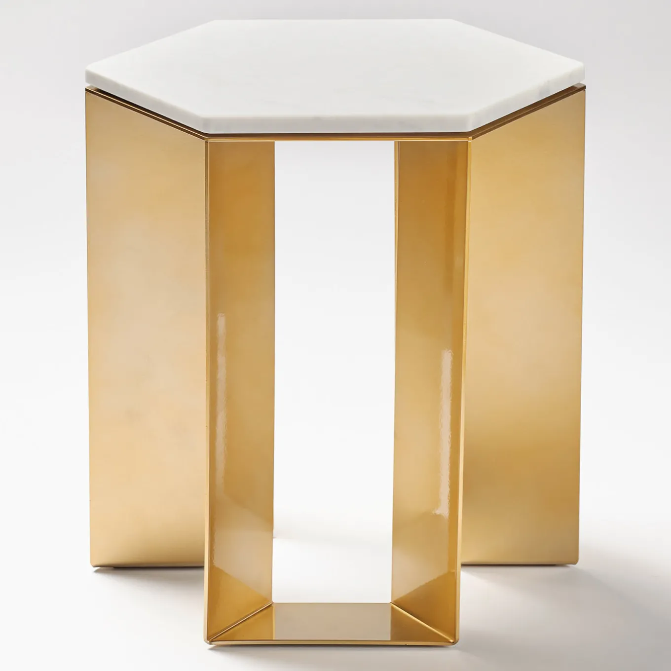 Tavolino Alato in oro e marmo bianco di Antonio Saporito