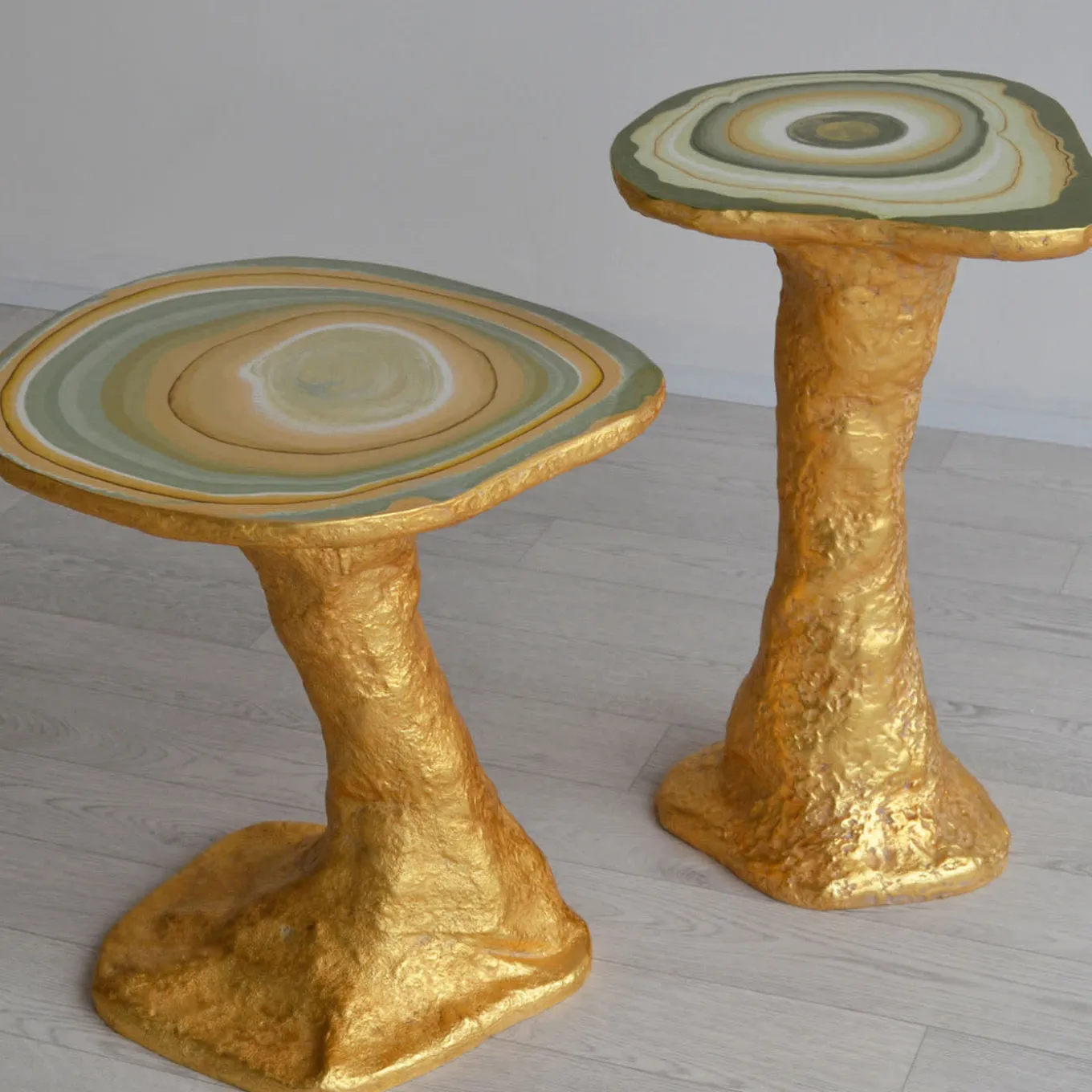 Tavolino Charles in Legno Verde Scuro e Oro
