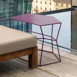 Tavolino da caffè grande in ferro colore amarena