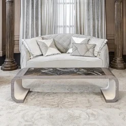 Tavolino in legno di eucalipto