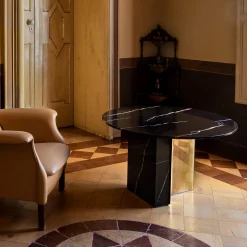 Tavolino in marmo Barso Sahara Noir di Paolo Ciacci