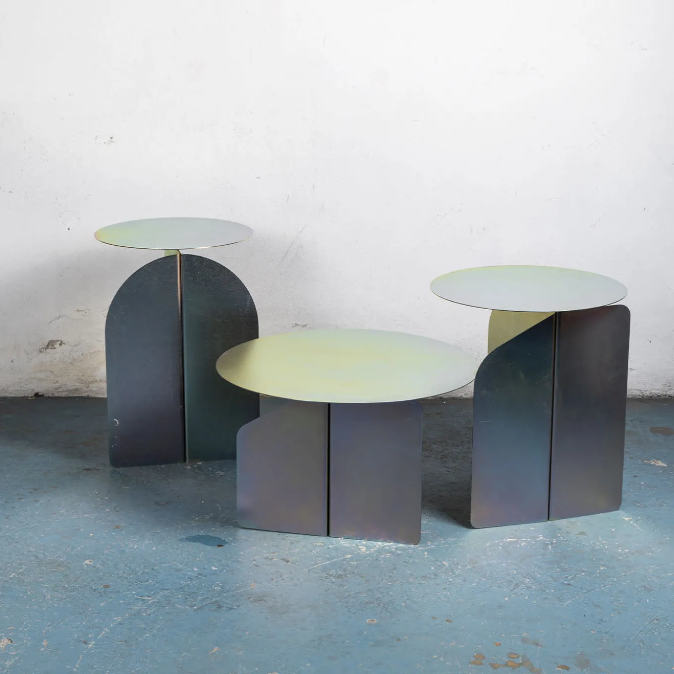 Tavolino Laterale in Metallo Risvolto 02