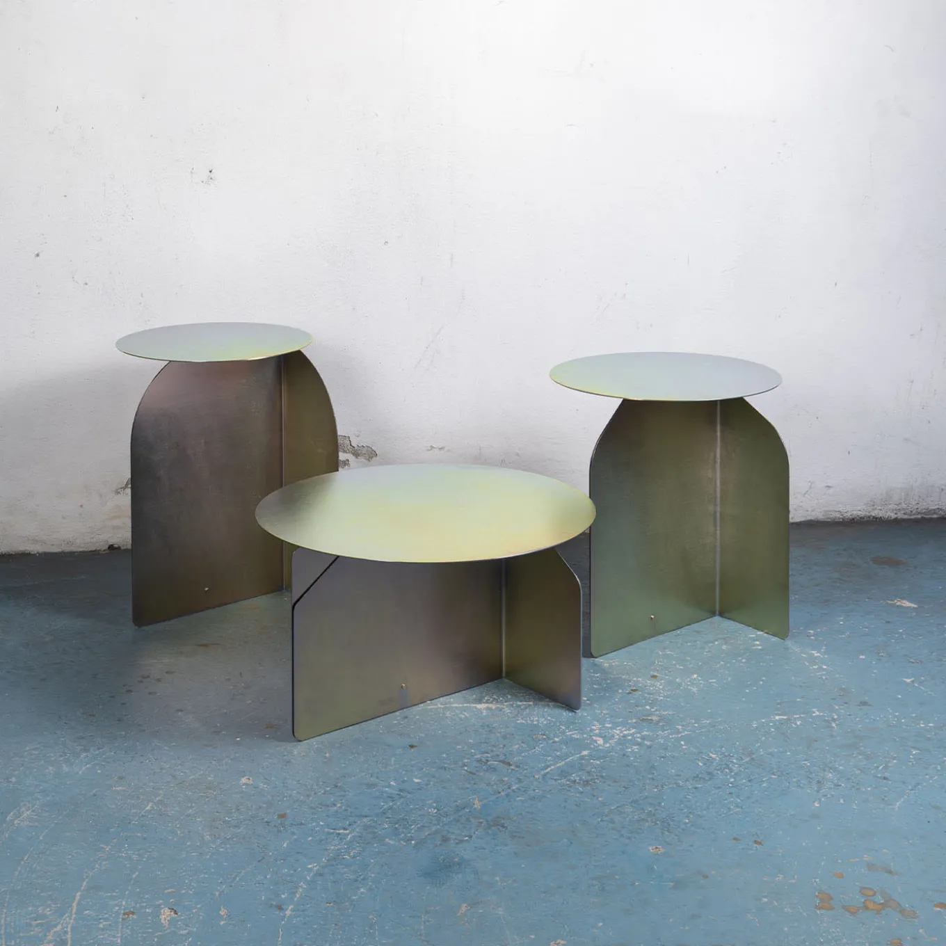 Tavolino Laterale in Metallo Risvolto 02