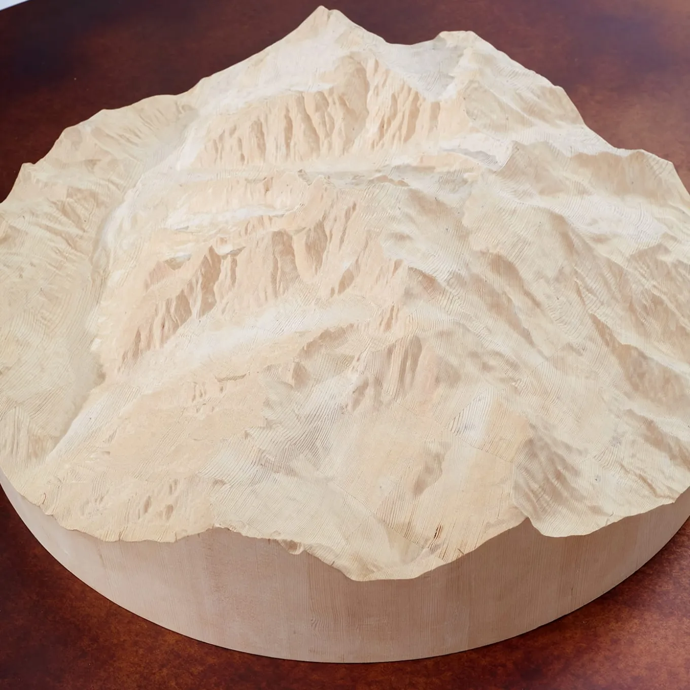 Tavolino topografico Tip designed by Riccardo Vendramin