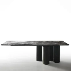 Tavolo da pranzo Arcaico con top e 4 basi cilindriche in Nero Marquina