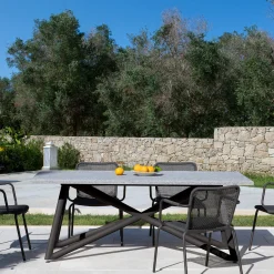Tavolo da pranzo outdoor rettangolare in peperino grigio e acciaio marrone Larte 200