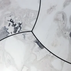 Tavolo da pranzo Petali con piano in marmo bianco Dover