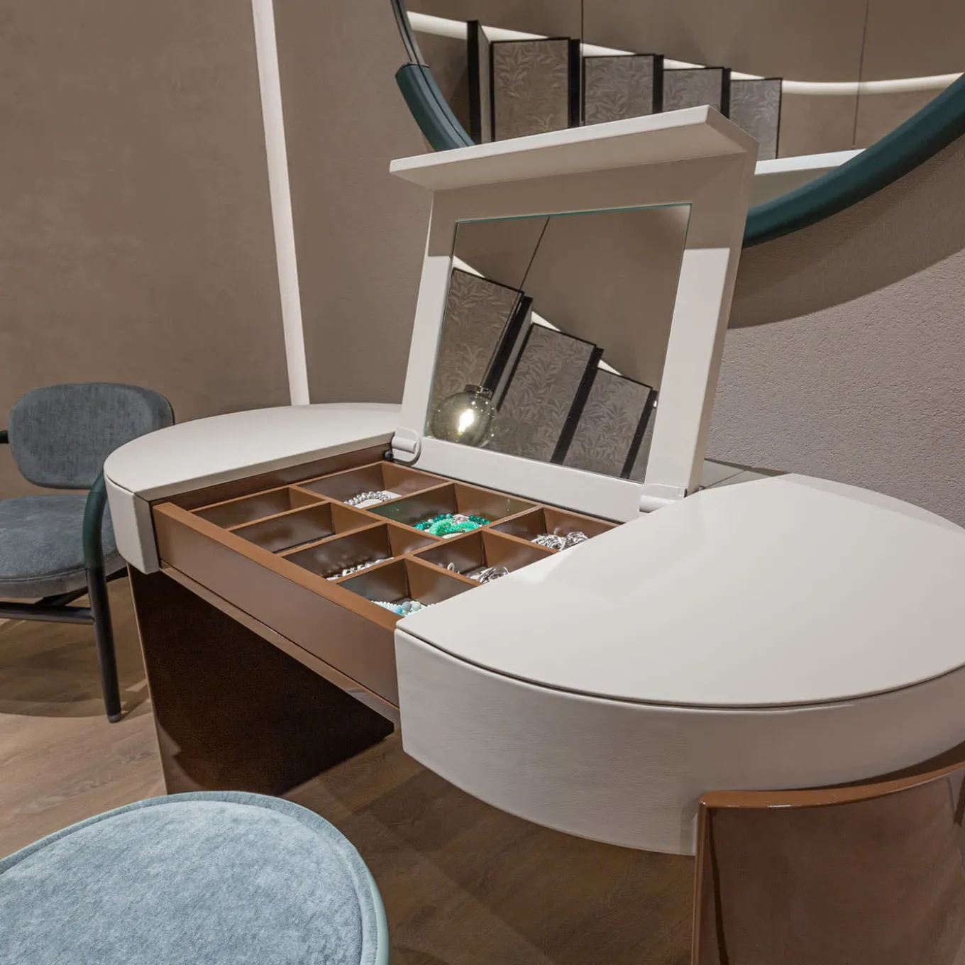 Tavolo da toilette beige