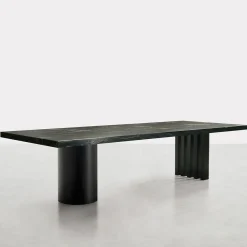 Tavolo rettangolare in marmo Belvedere nero Ozark di Dainelly Studio