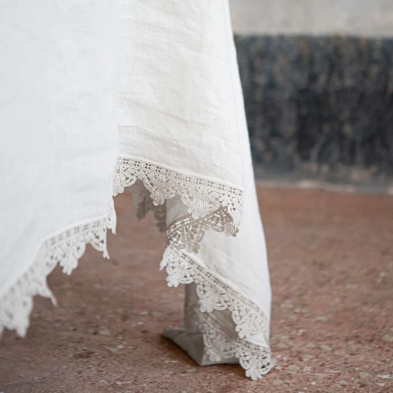 Tovaglia bianca con pizzo siciliano
