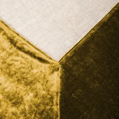 Tovaglia in lino naturale oro con bordo in velluto