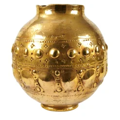 Vaso Astra in ceramica oro di Gabriele Mengoni