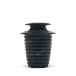 Vaso Capua M Black Marquina di Ivan Colominas