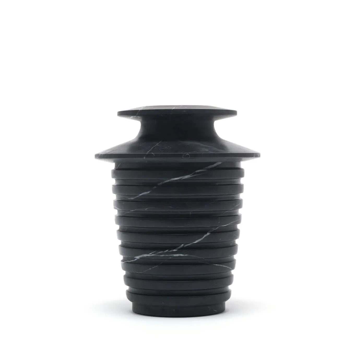 Vaso Capua M Black Marquina di Ivan Colominas