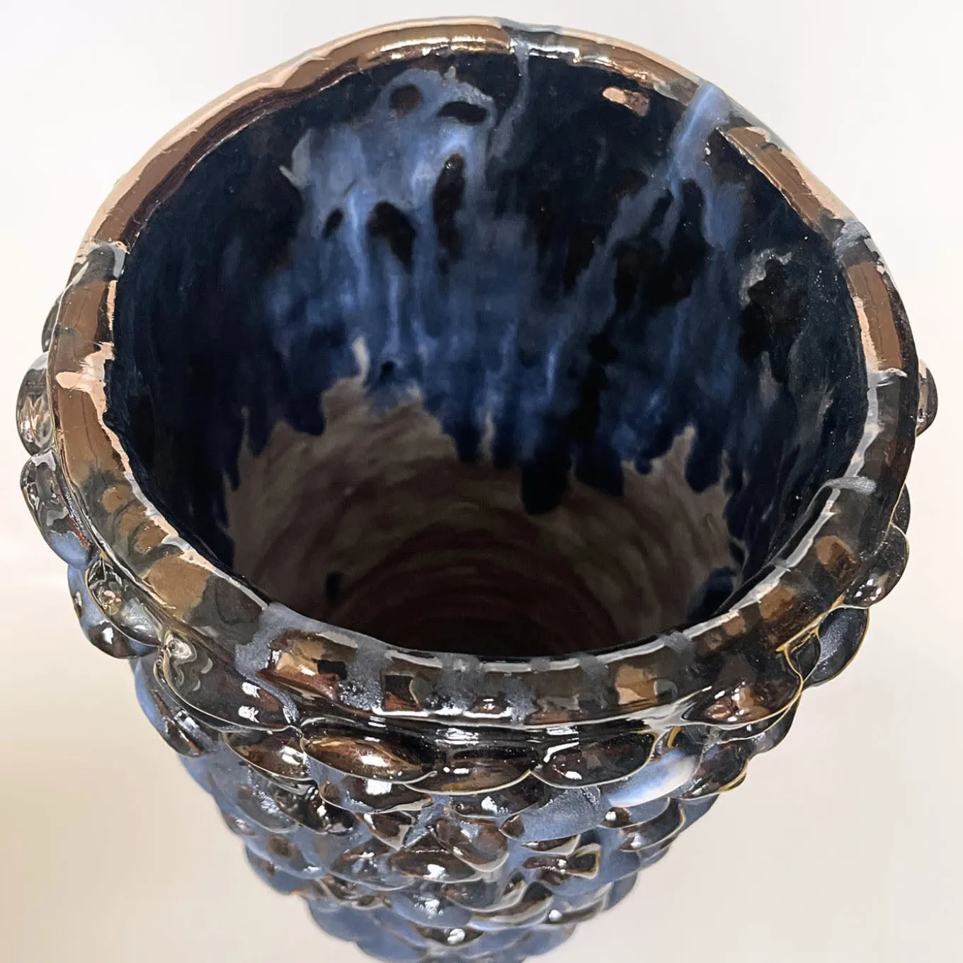 Vaso cilindrico blu e nero