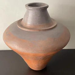 Vaso decorativo in gres rosso e nero n.88