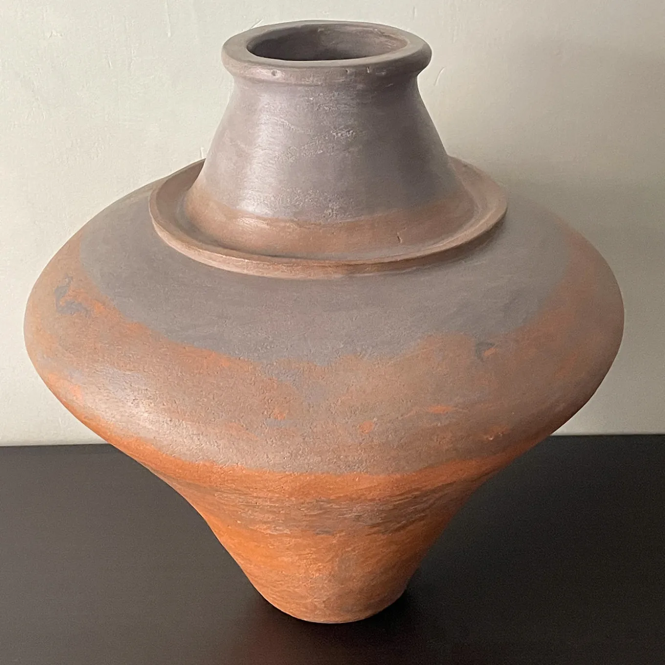 Vaso decorativo in gres rosso e nero n.88