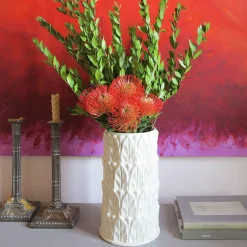 Vaso medio in gres bianco con motivo a foglie Anne