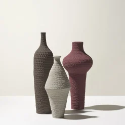 Vaso romboidale grigio chiaro Battuti di Andrea Anastasio