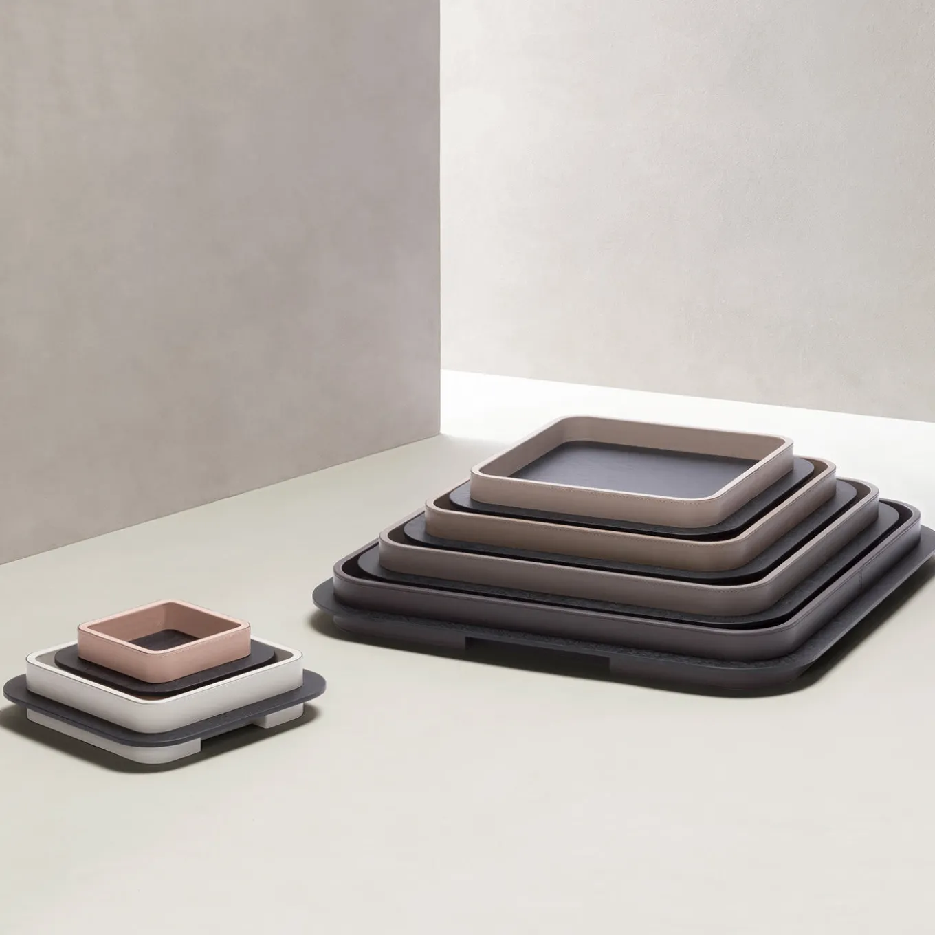 Vassoio quadrato Lloyd N. 3 con cornice avorio